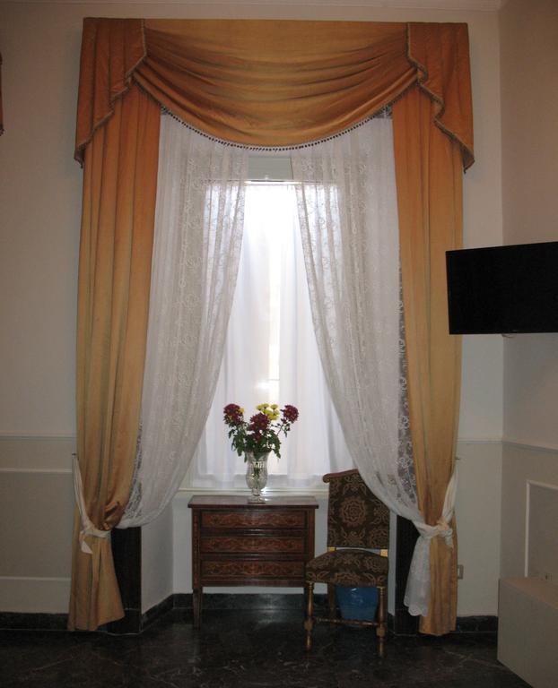 Alibrandi Palace Civitavecchia Rum bild