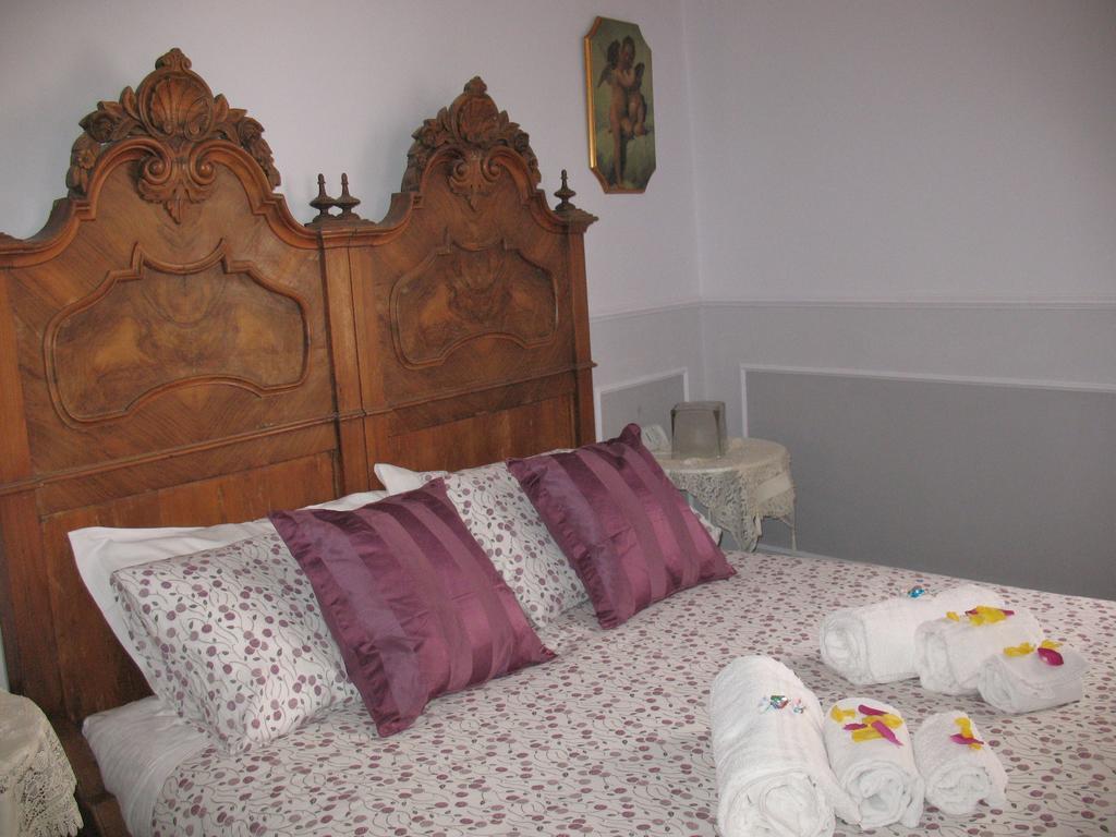 Alibrandi Palace Civitavecchia Rum bild